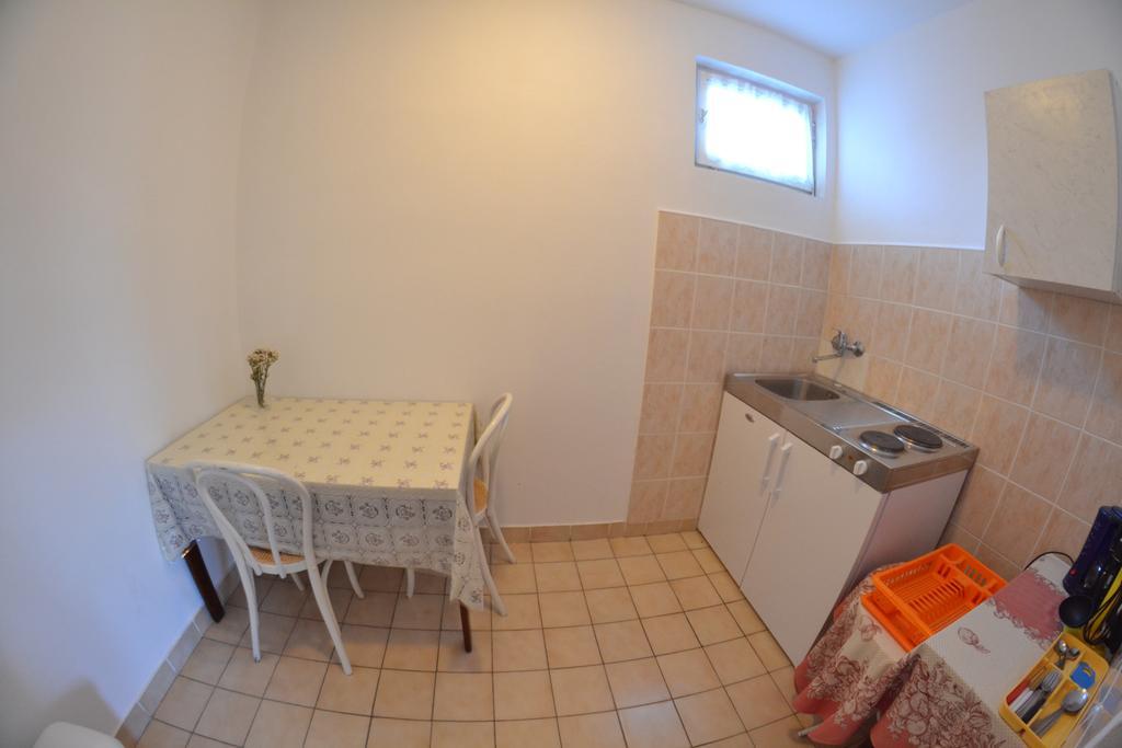 Apartment Beg Rab Town Bagian luar foto